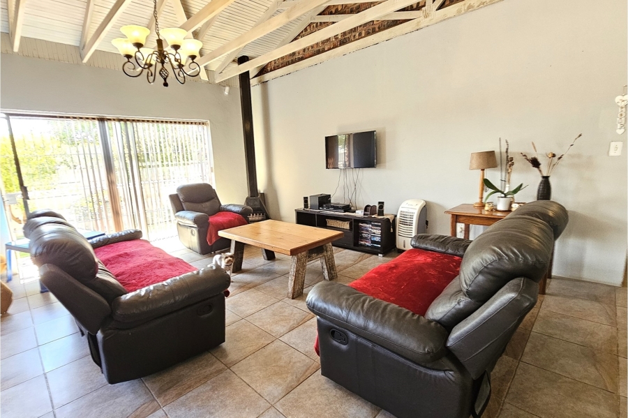 5 Bedroom Property for Sale in Paradise Beach Eastern Cape